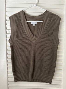 Evereve Taupe Ribbed V-Neck Knit Sweater Vest